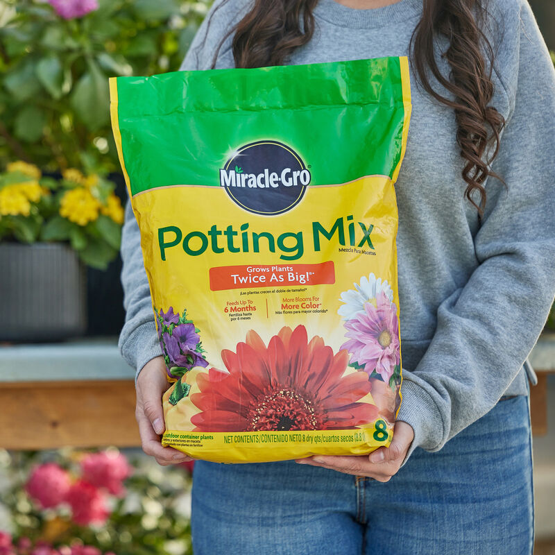 Miracle-Gro® Potting Mix 8 QT image number null